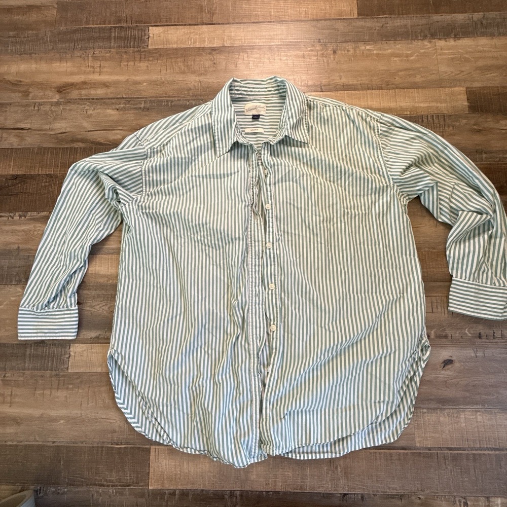 Universal Thread Women's Long Sleeve Oversized Button Down Shirt Green Stripe L